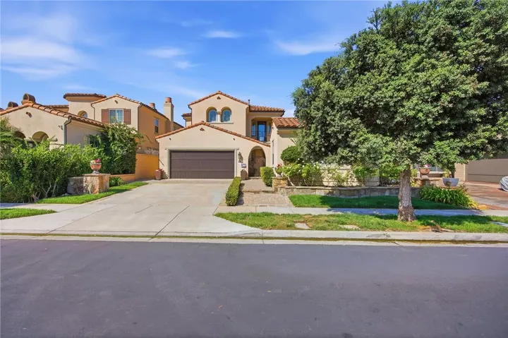 Property Photo:  19 Via Soria  CA 92673 