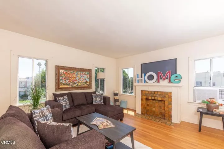 Property Photo: 833 N Ridgewood Place CA 90038
