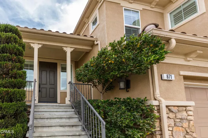 Property Photo:  871 Coronado Circle  CA 93060 