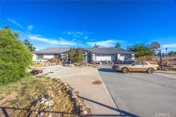 Property Photo: 17821 Mauna Loa CA 92345