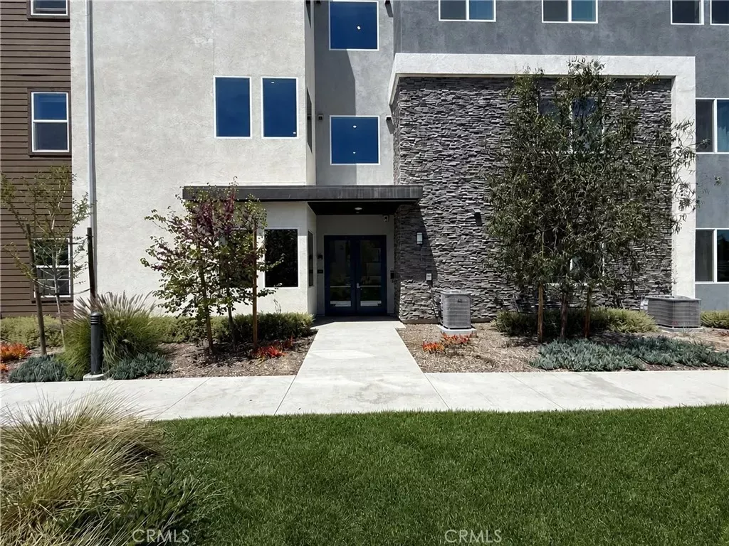 Property Photo:  107 Sash  CA 92618 