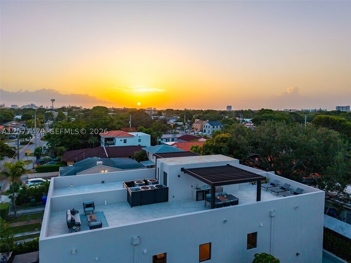 Property Photo:  1433 SW 20th St  FL 33145 