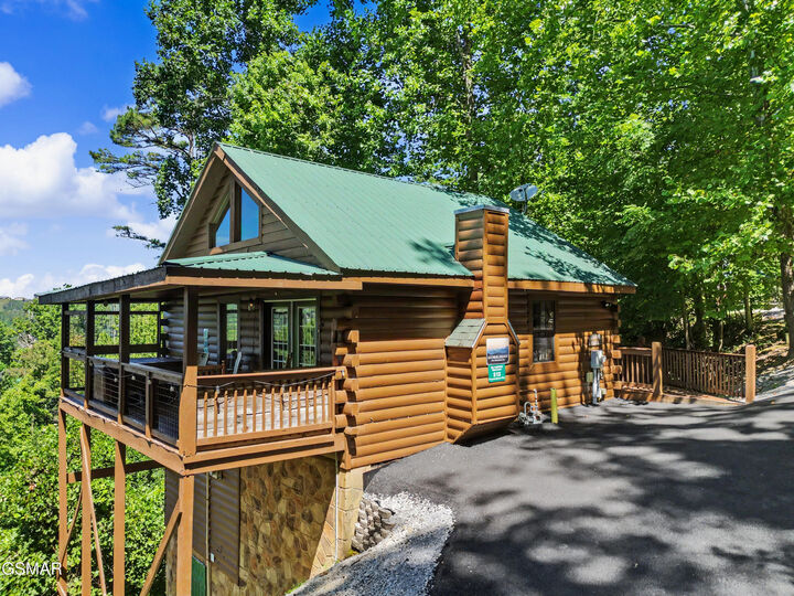 Property Photo:  513 Parsons Branch Way  TN 37738 