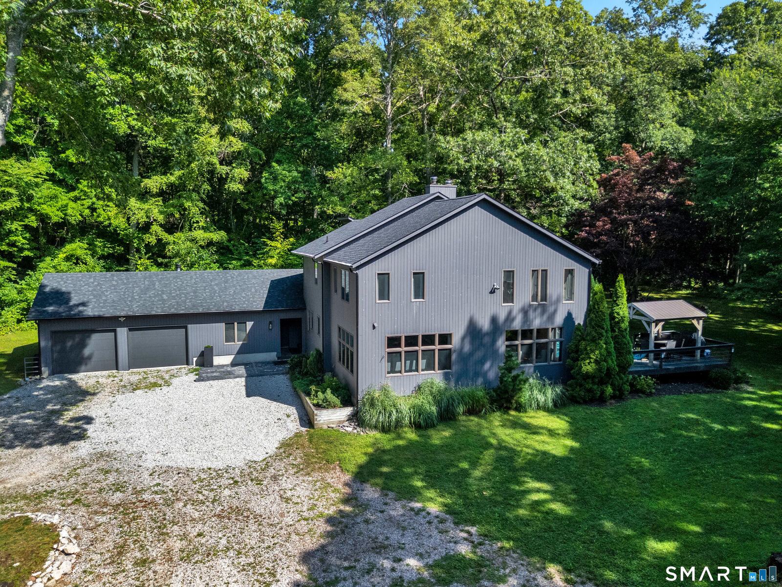 Property Photo:  23 Carriage Drive  CT 06378 