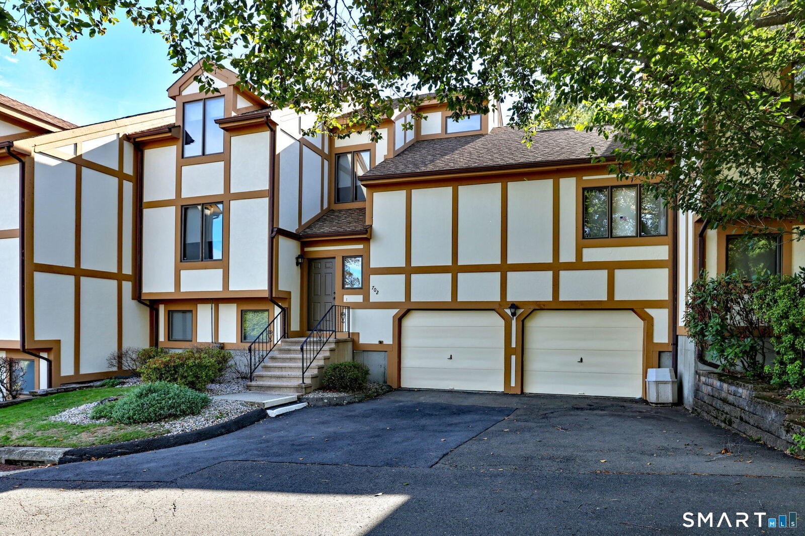 Property Photo:  690 Forest Road 702  CT 06516 