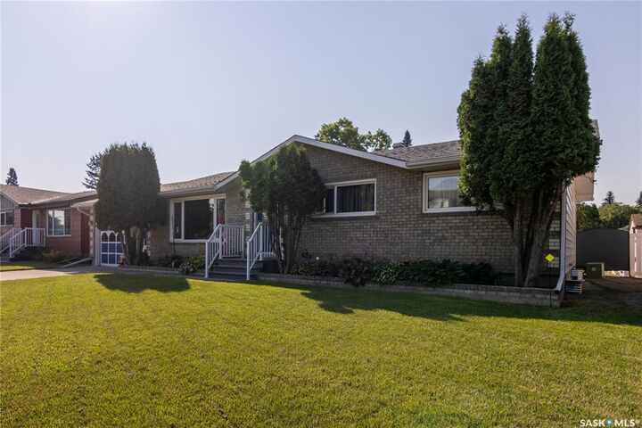 1135 Corning Avenue — photo 1