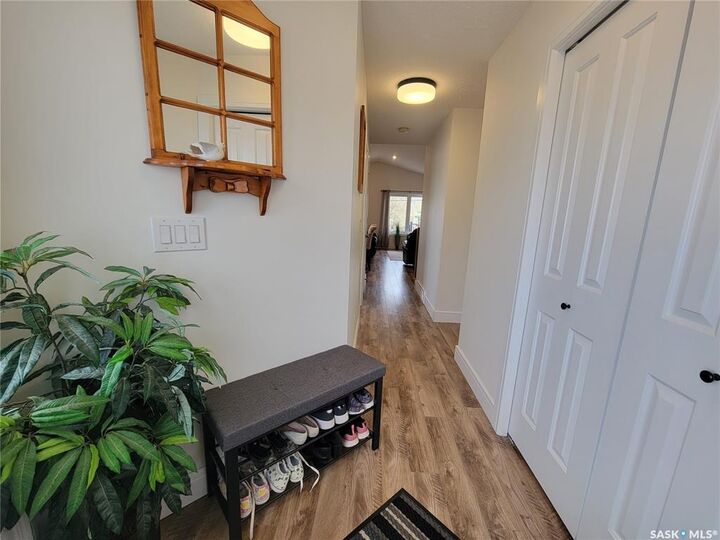 Property Photo:  214 1st Avenue W  SK S0M 1M0 