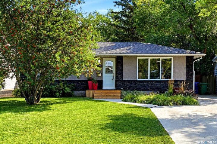 Property Photo:  279 Logan Crescent  SK S4S 5S8 
