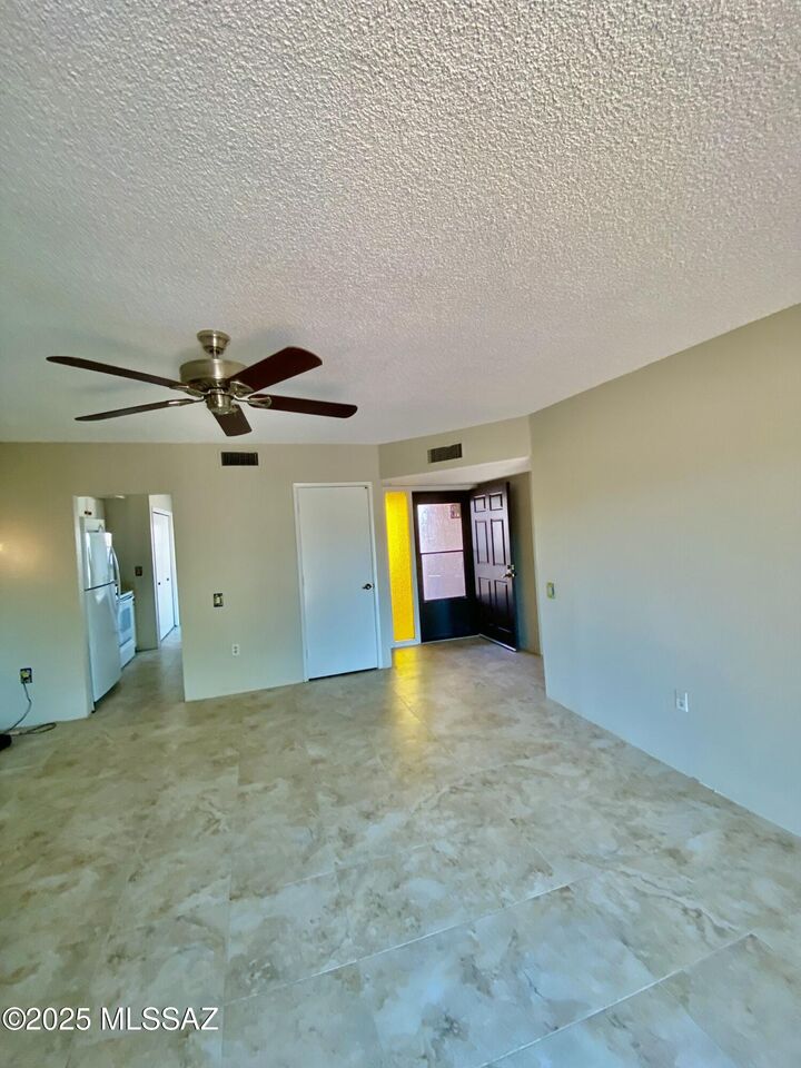 Property Photo:  338 N Calle Del Chancero  AZ 85614 