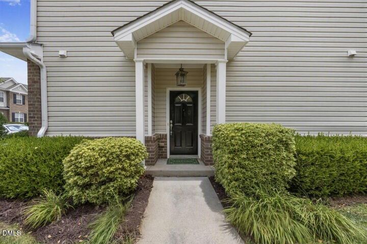 Property Photo: 352 E Willhaven Drive NC 27526