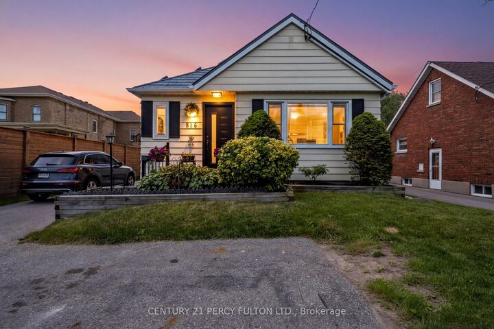Photo de la propriété:  816 Simcoe Street N  ON L1G 4V8 
