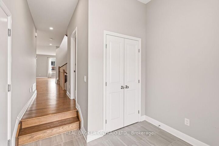 Property Photo:  78 Michael Stoqua Street  ON K1K 5A2 