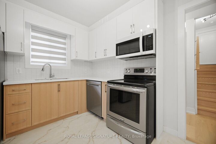 Property Photo:  2599 Lundene Road  ON L5J 3Y8 