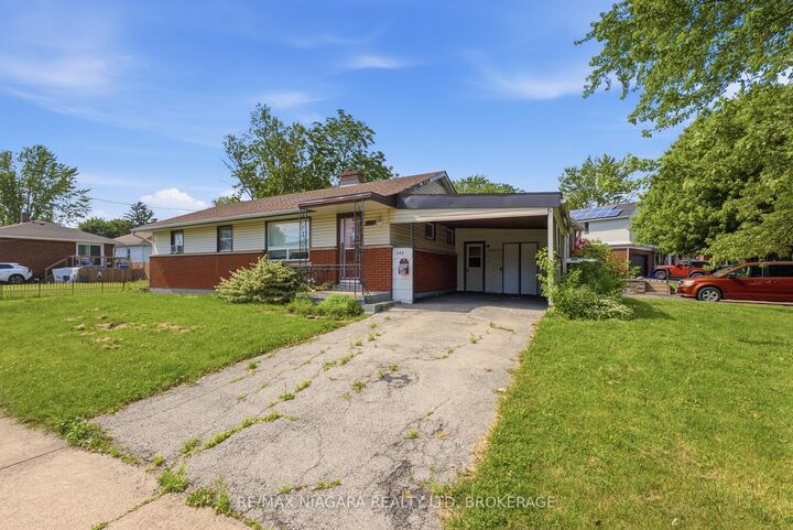 Property Photo: 143 North Crescent ON L3K 2X6
