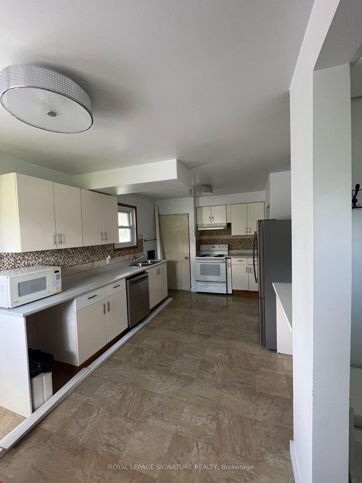 Property Photo:  154 Weber Street N Main  ON N2J 3H1 