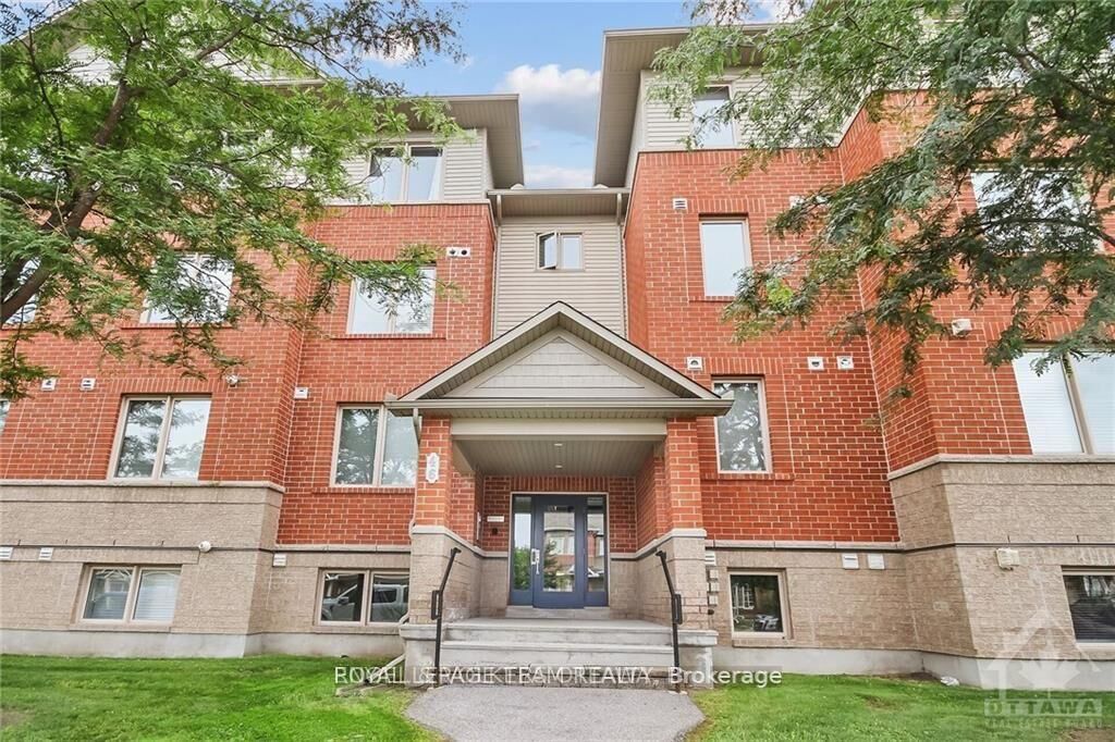 Property Photo:  46 Barnstone Drive #2  ON K2G 4R6 