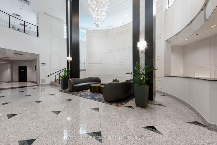 Property Photo: 18 Harrison Garden Boulevard 2409 ON M2N 7J7