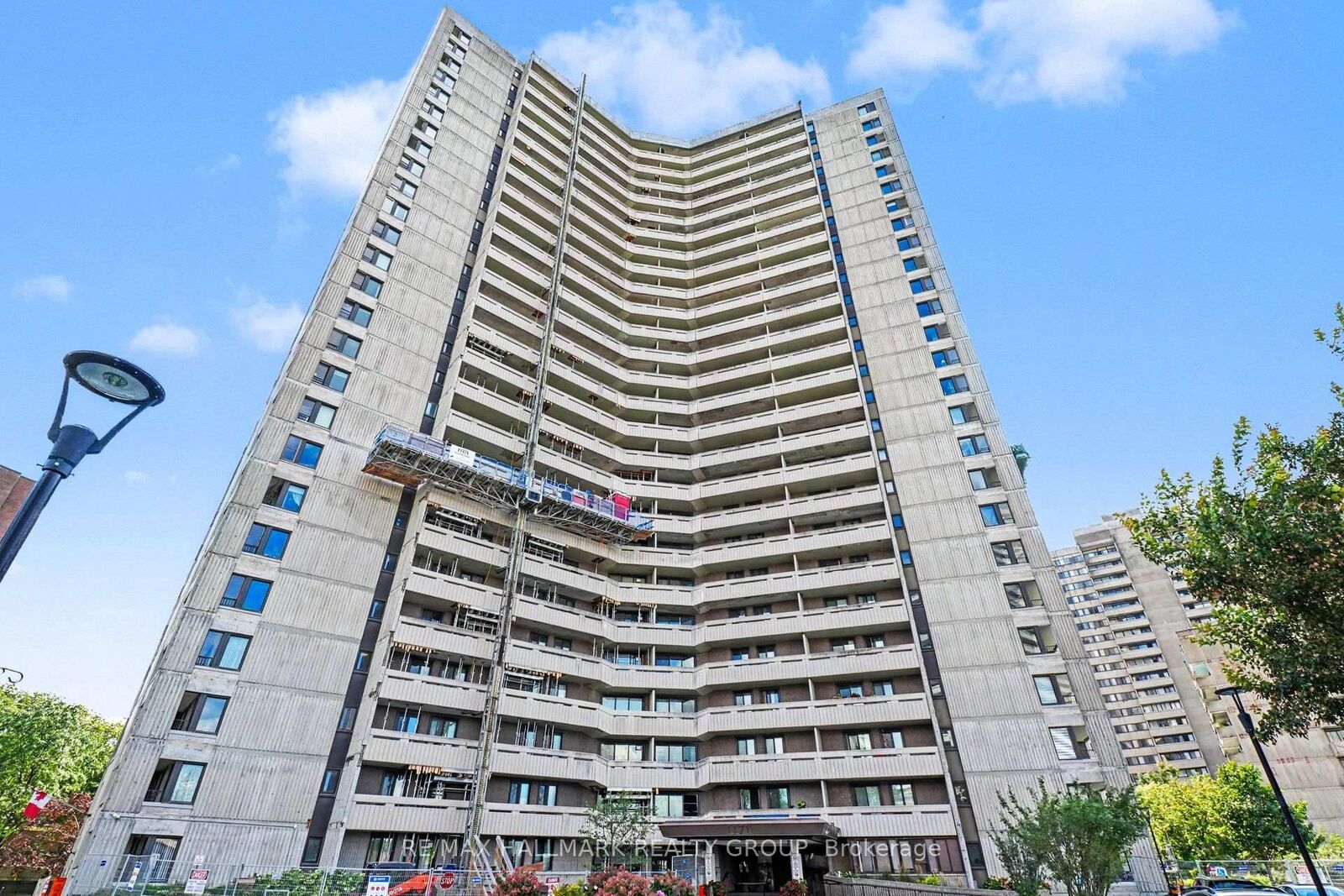 Property Photo: 1171 Ambleside Drive 1112 ON K2B 8E1