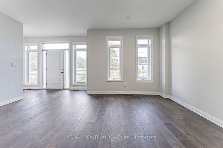 Property Photo: 260 Eagle Street 06 ON L3Y 1K1