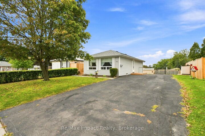 Property Photo: 822 Southdown Street ON L1H 7X3