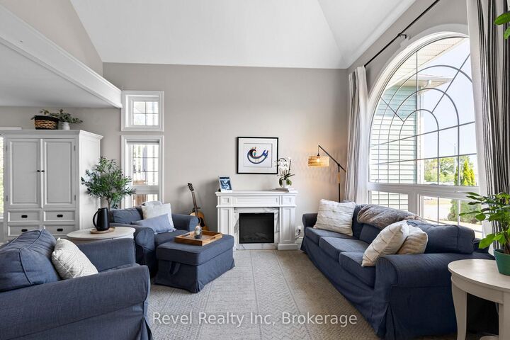 Property Photo: 5 Avery Court ON P2A 3C4