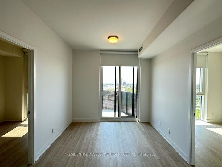 Property Photo:  30 Tretti Way 1205  ON M3H 0E3 