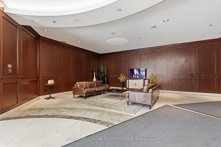 Property Photo: 200 Rideau Street 809 ON K1N 5Y1
