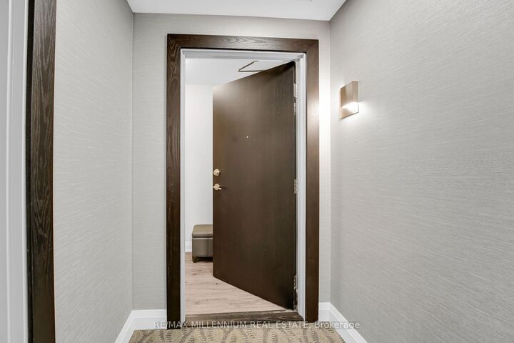 Property Photo:  385 Winston Road 1011  ON L3M 4E8 