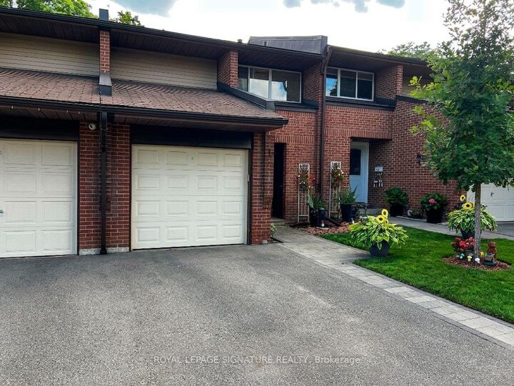 Property Photo: 2301 Derry Road W 33 ON L5N 2R4