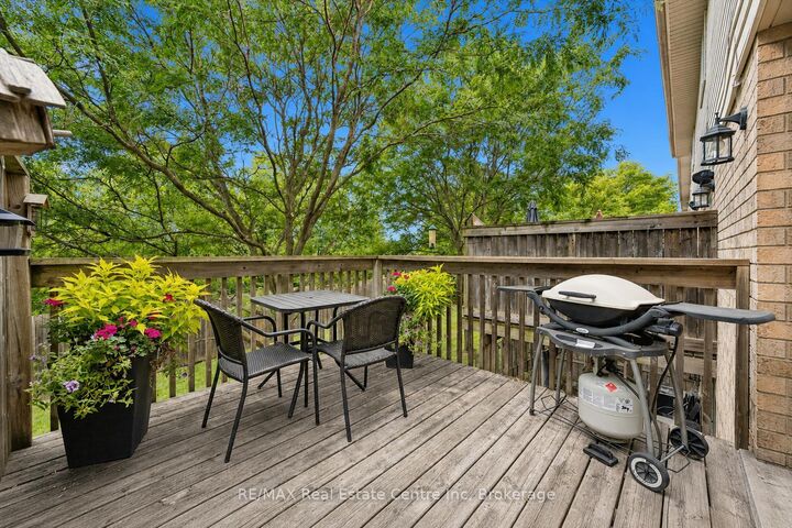Property Photo:  31 Schroder Crescent 21  ON N1E 7M6 