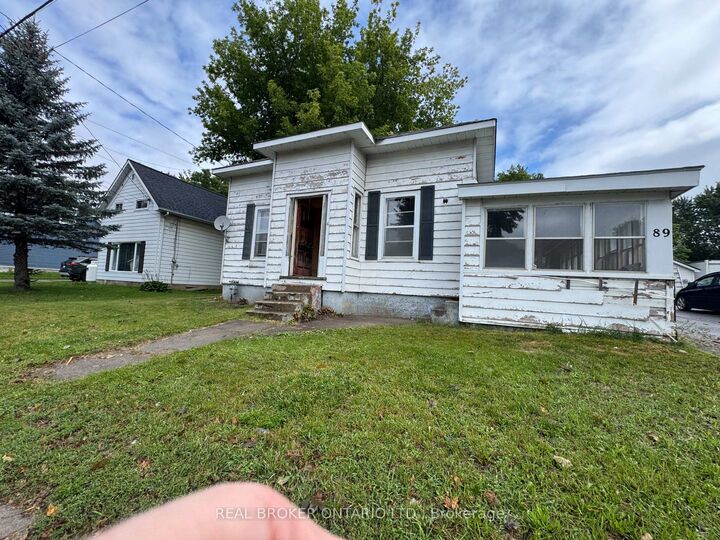 Property Photo: 89 Queen Street ON K7A 3N5