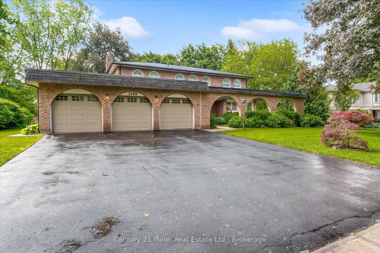 Property Photo:  1482 Caulder Drive  ON L6J 5S9 