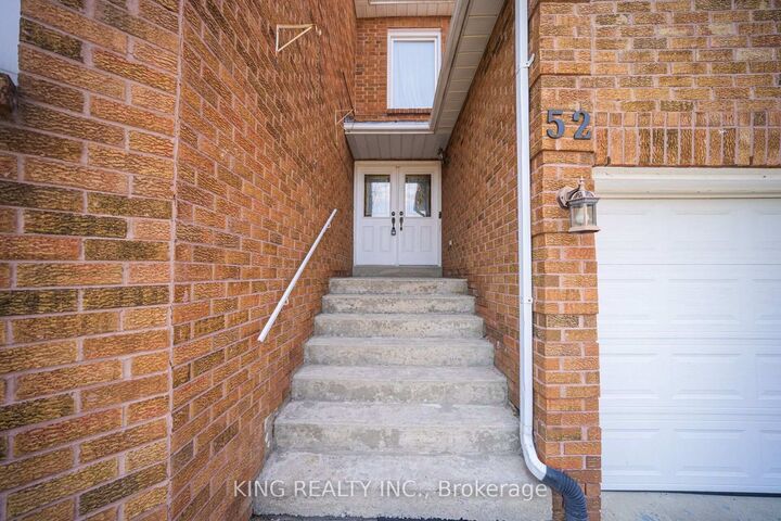 Property Photo: 52 Leeward Drive ON L6S 5V8