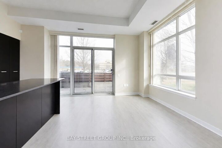 Property Photo: 25 Singer Court Th07 ON M2K 0B3