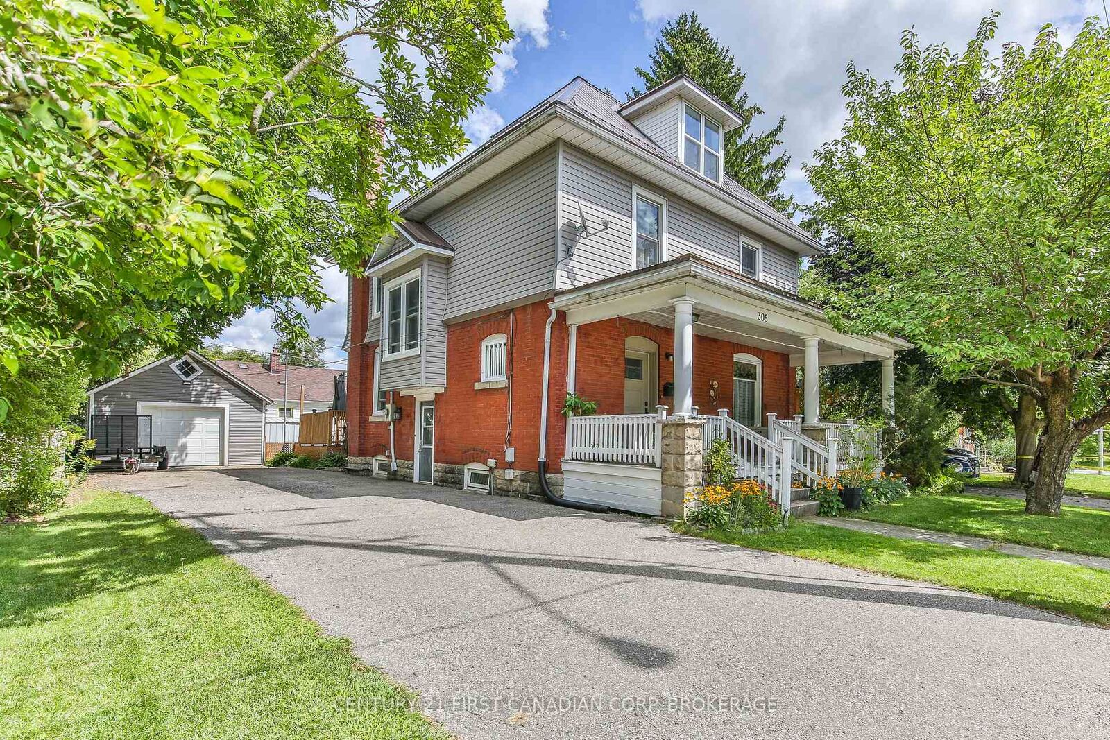 Property Photo: 308 Broadway Street ON N4G 3S1