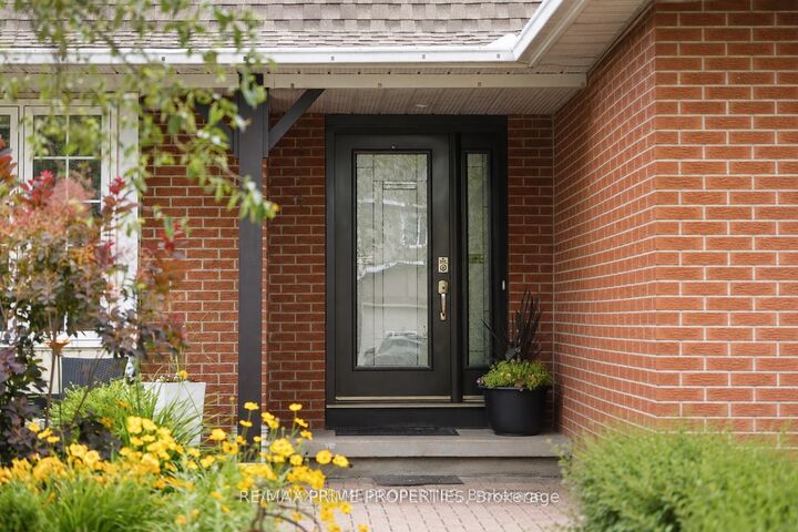 Property Photo:  1009 Driftwood Crescent  ON K1C 2N9 
