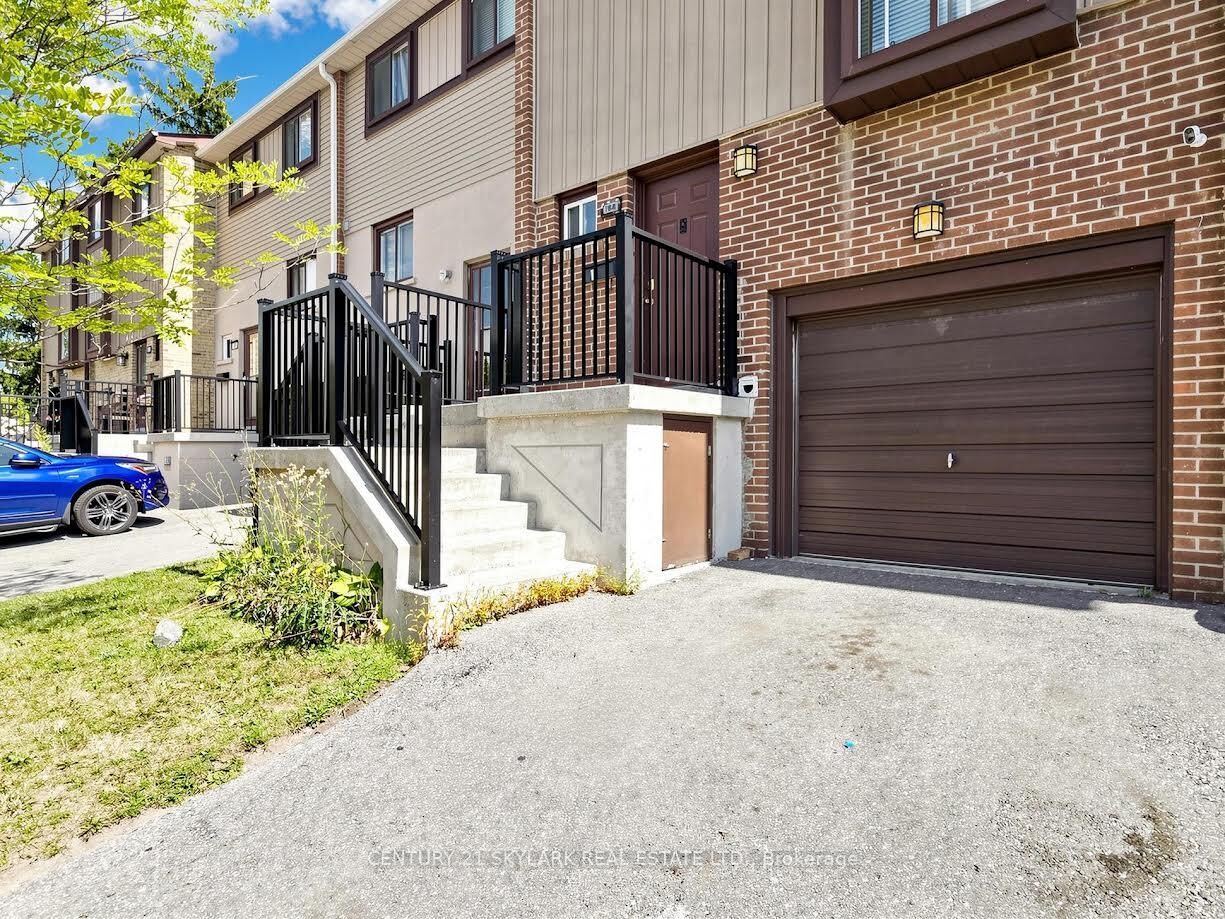 Property Photo:  164 Moregate Crescent N  ON L6S 3K9 