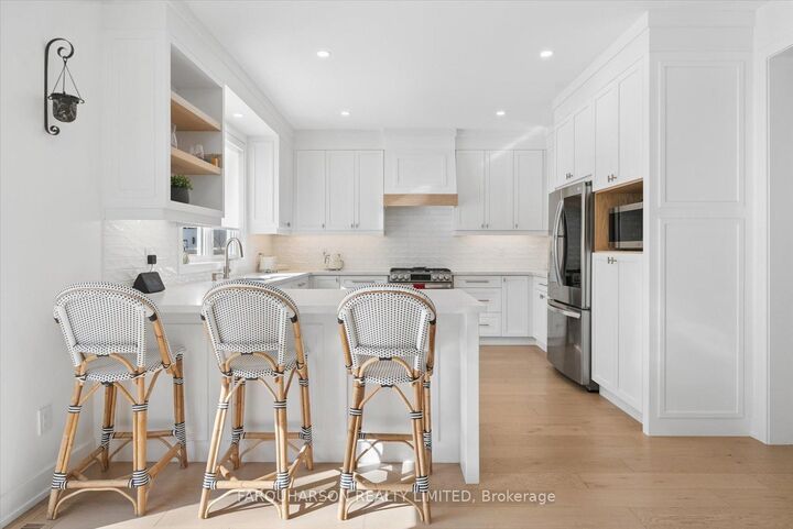 Property Photo: 18 Victoria Drive ON L9P 1G8