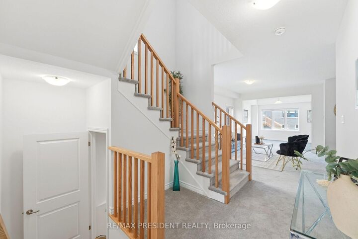 Property Photo:  10 Poole Street  ON N3V 0B1 