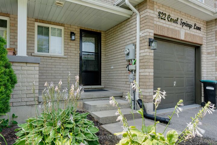 Property Photo:  822 Coral Springs Lane  ON L4R 0A1 
