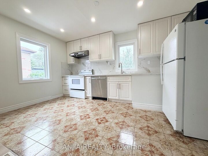 Property Photo: 77 Nash Drive ON M3M 2L6