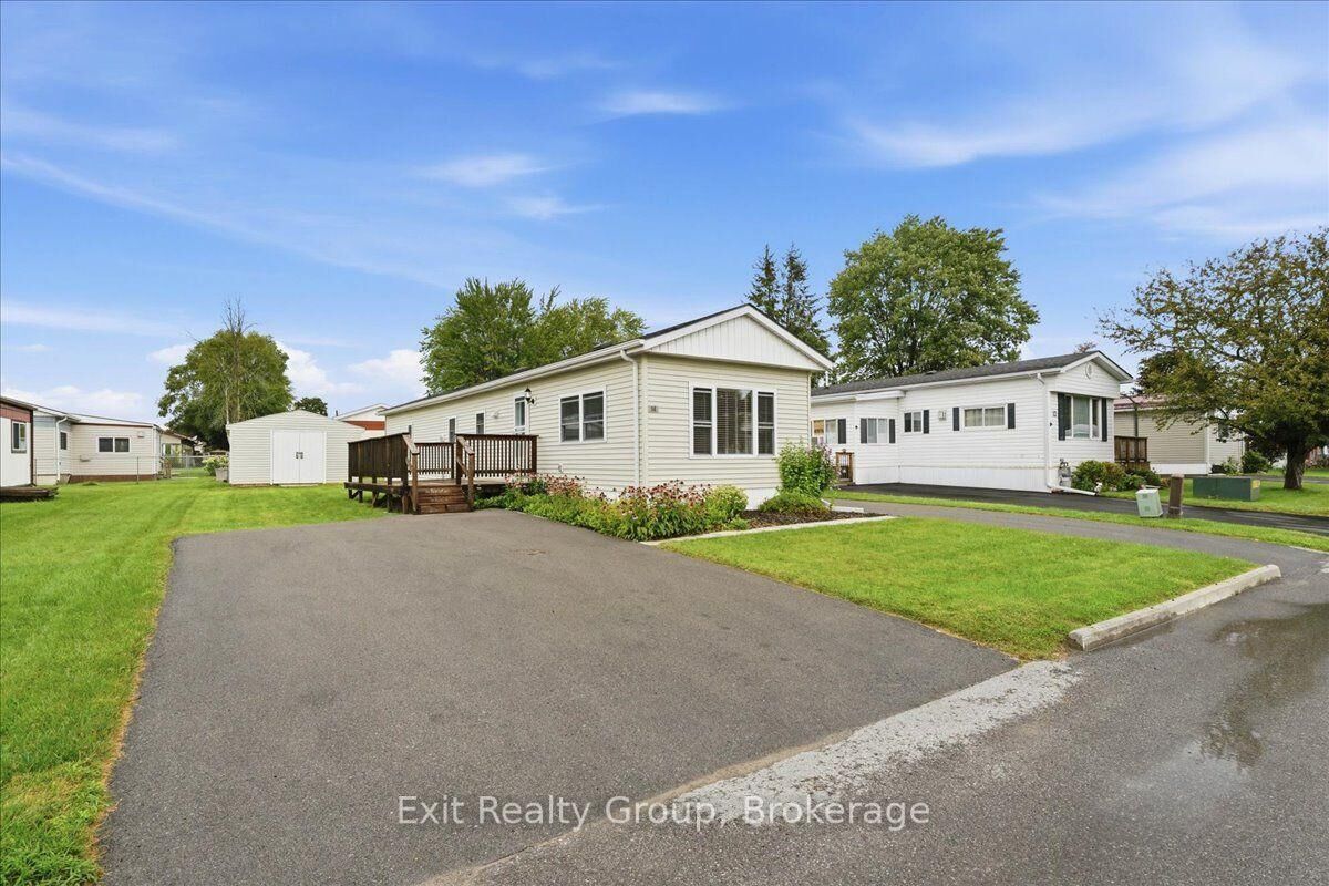 Property Photo: 14 Nightingale Lane ON K8N 4Z3
