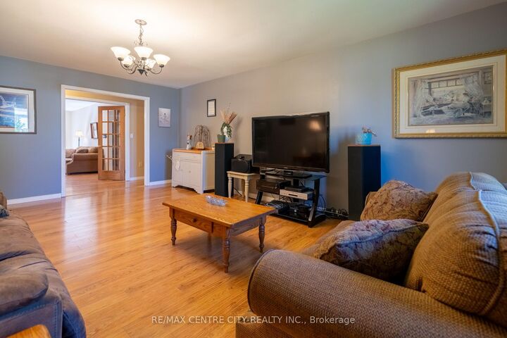 Property Photo:  176 Eastman Avenue  ON N7G 3K1 