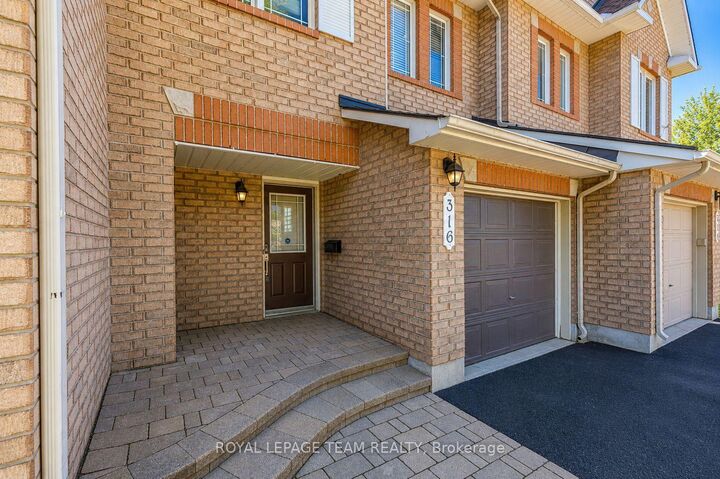 Property Photo:  316 Bryarton Street  ON K1C 7R5 