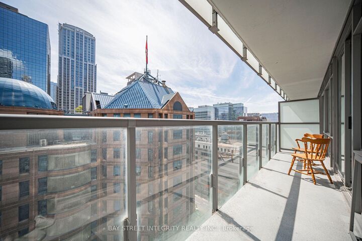 Property Photo: 38 Grenville Street 1406 ON M4Y 1A5