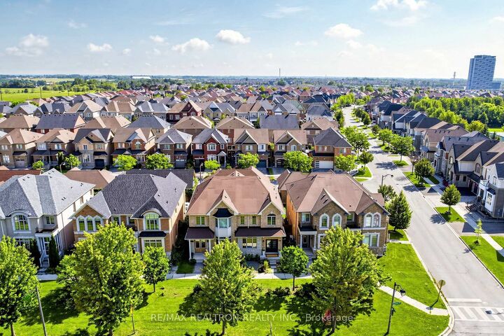 Property Photo: 343 Mingay Avenue ON L6E 0L4