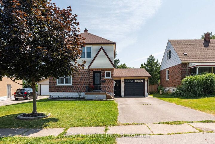 Property Photo:  5682 Hanan Avenue  ON L2G 4E6 