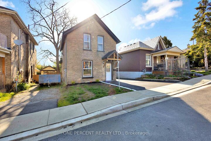 Property Photo:  187 Drummond Street  ON N3S 6A8 