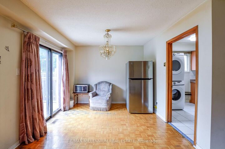 Property Photo: 651 Shetani Place ON L5B 2Z7