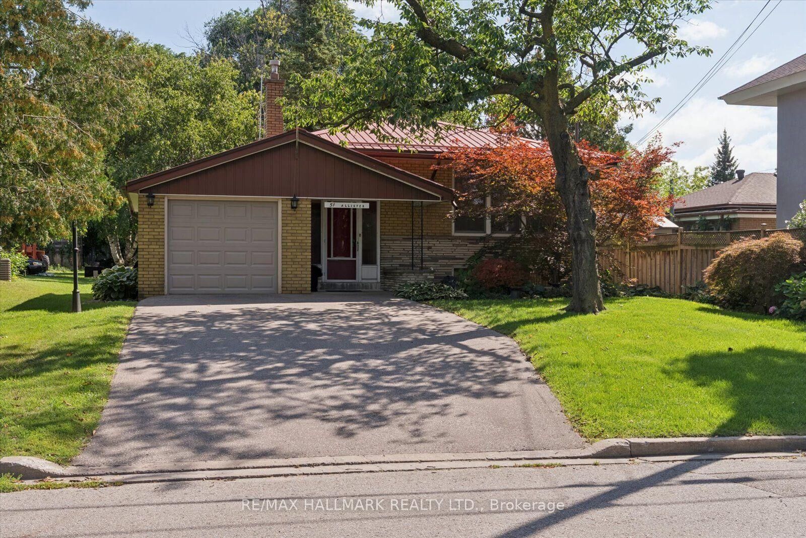 Property Photo:  51 Allister Avenue  ON M1M 3L2 